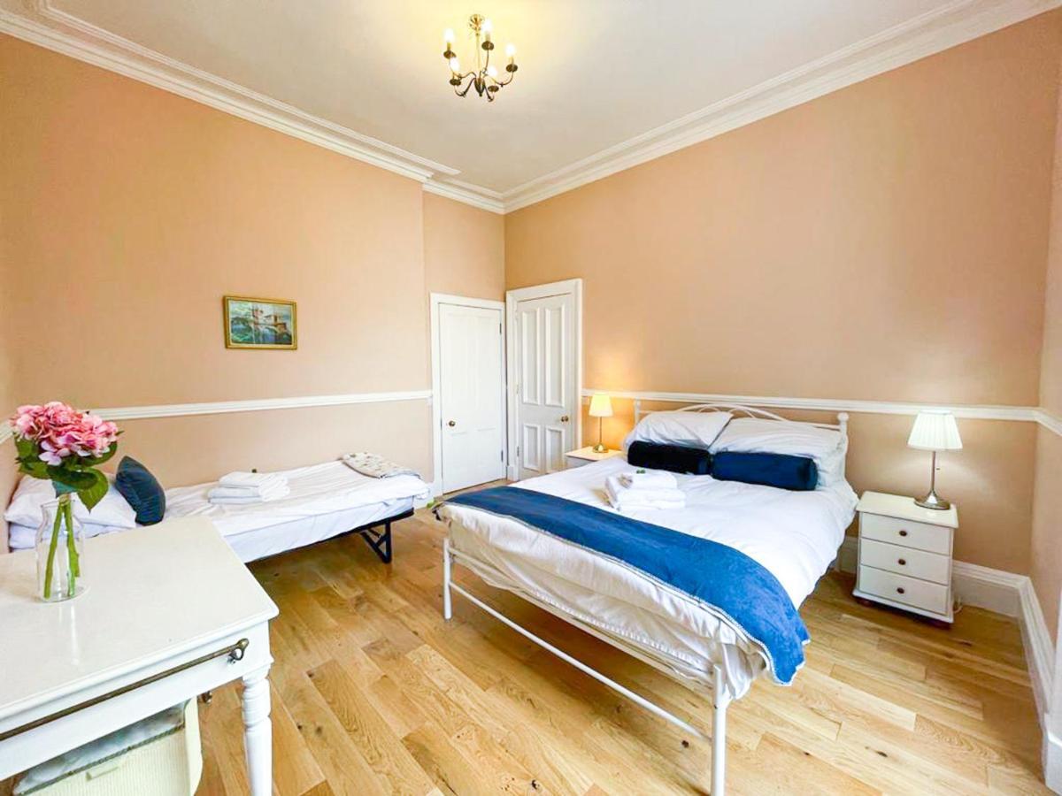 Remarkable 5Br Townhouse With Garden, Sleeps 12 เอดินบะระ ภายนอก รูปภาพ