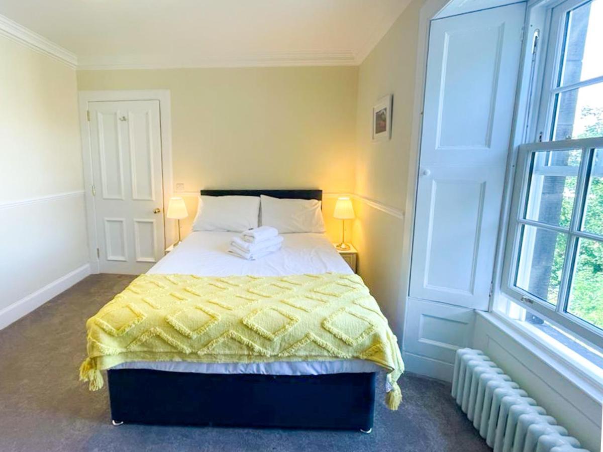 Remarkable 5Br Townhouse With Garden, Sleeps 12 เอดินบะระ ภายนอก รูปภาพ