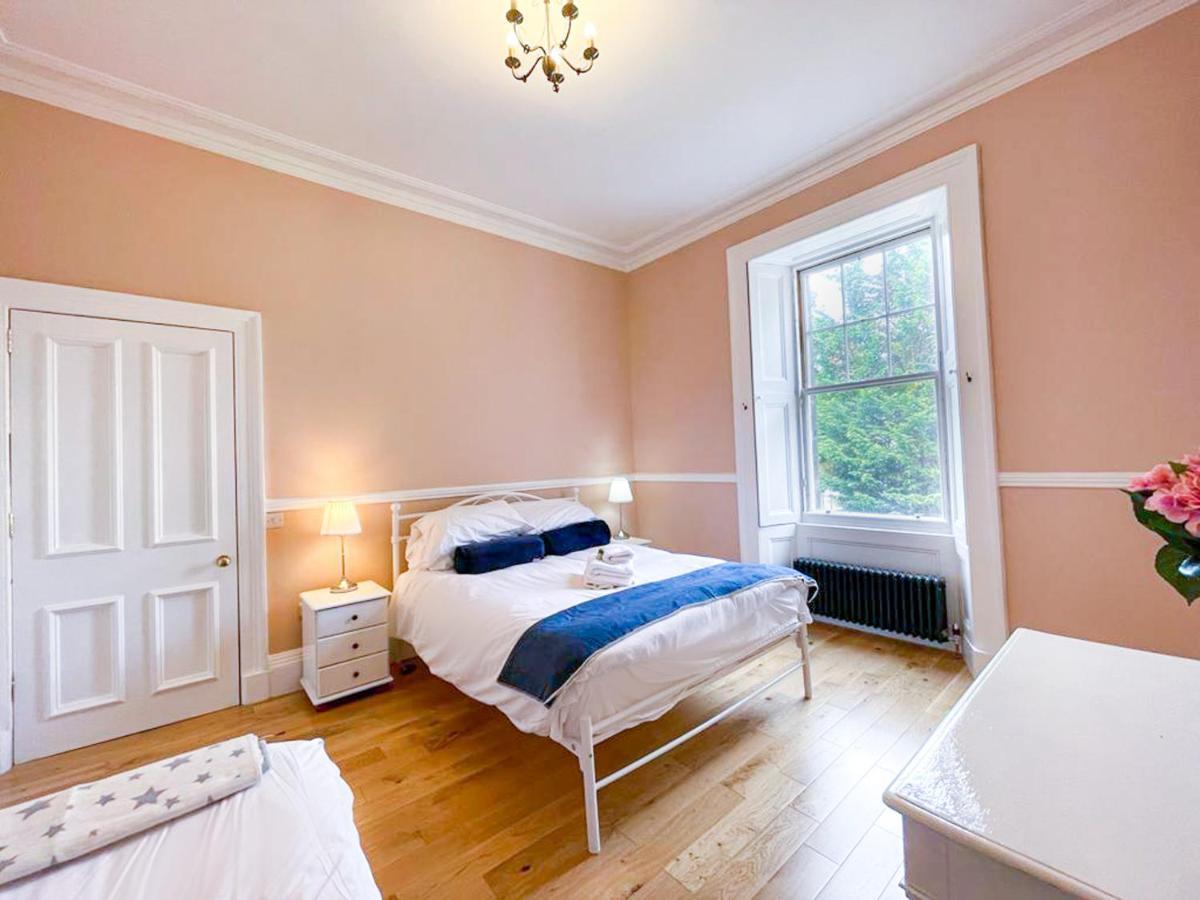 Remarkable 5Br Townhouse With Garden, Sleeps 12 เอดินบะระ ภายนอก รูปภาพ