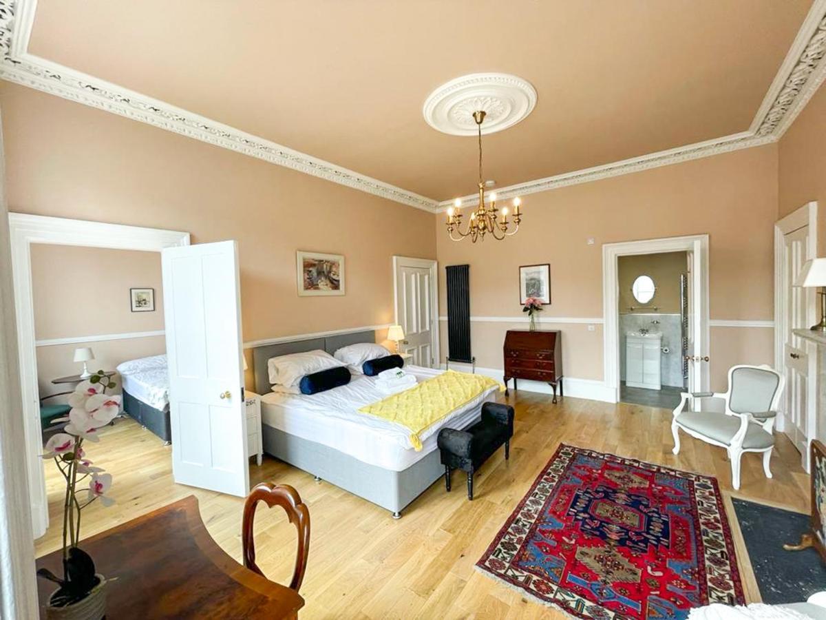 Remarkable 5Br Townhouse With Garden, Sleeps 12 เอดินบะระ ภายนอก รูปภาพ