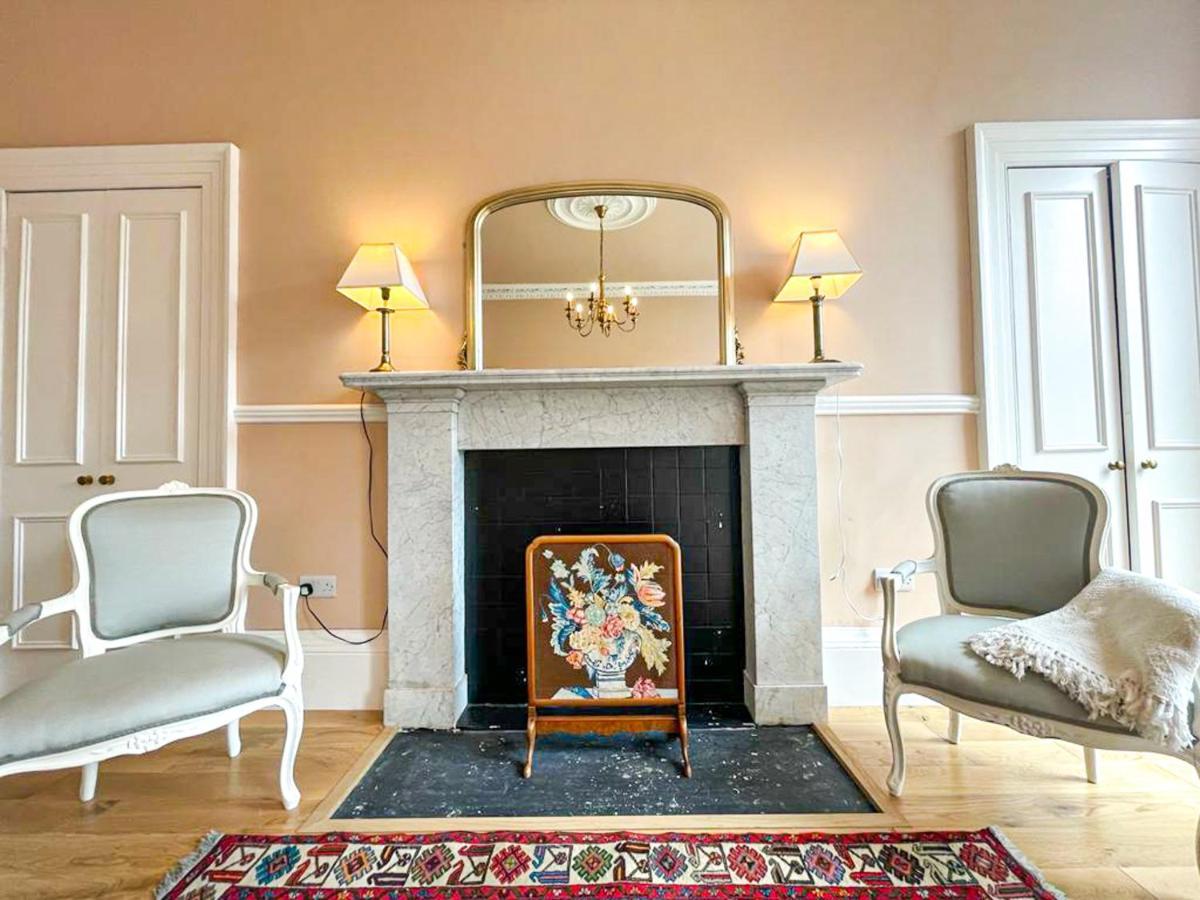 Remarkable 5Br Townhouse With Garden, Sleeps 12 เอดินบะระ ภายนอก รูปภาพ