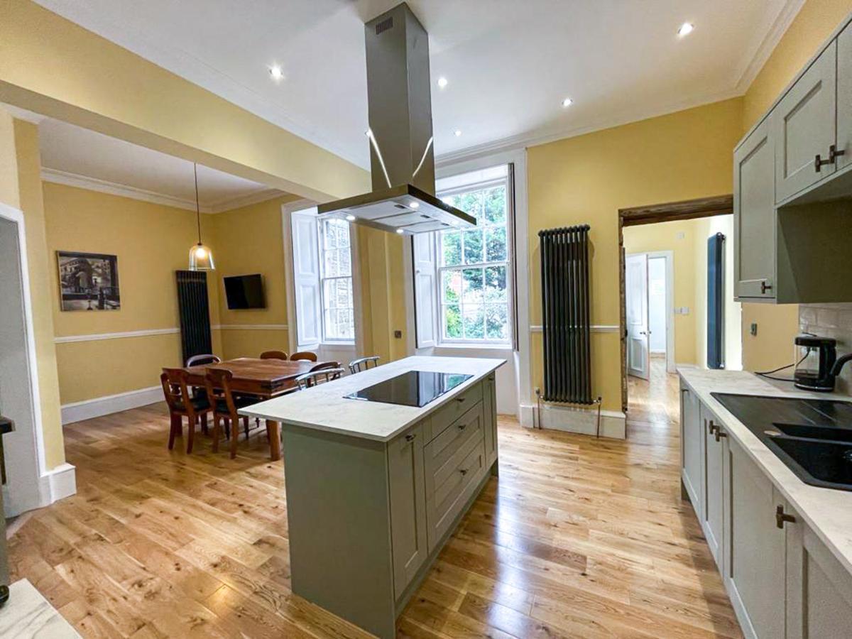 Remarkable 5Br Townhouse With Garden, Sleeps 12 เอดินบะระ ภายนอก รูปภาพ